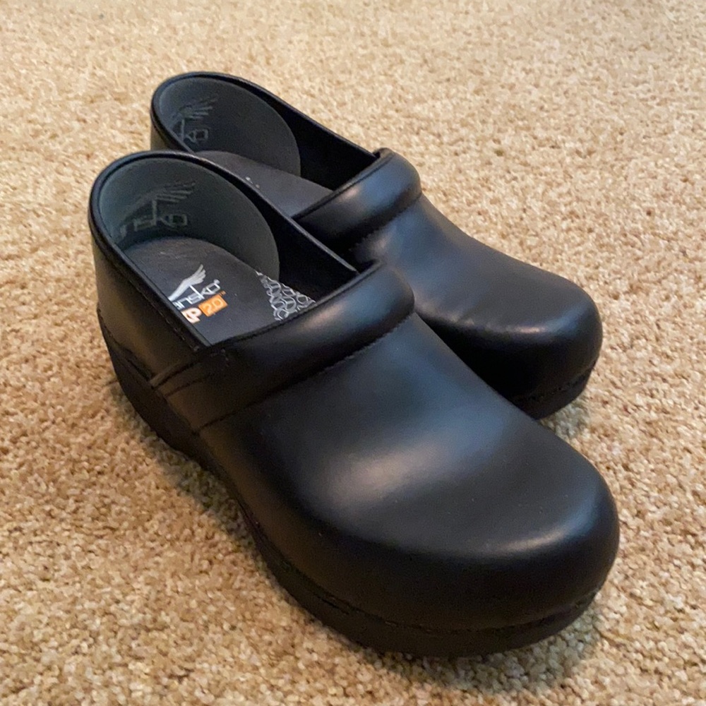 Dansko XP 2.0 clogs